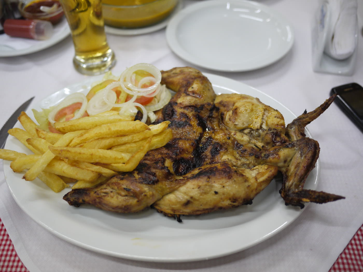 Frango Piri Piri servido à mesa